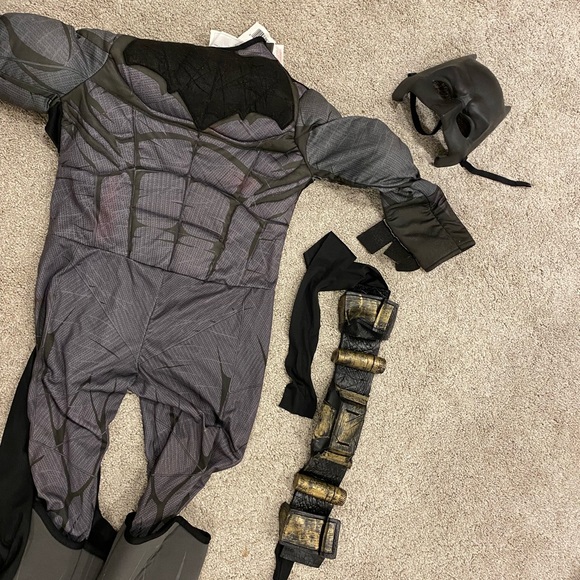 Deluxe Batman Costume ~ Medium - Picture 4 of 9